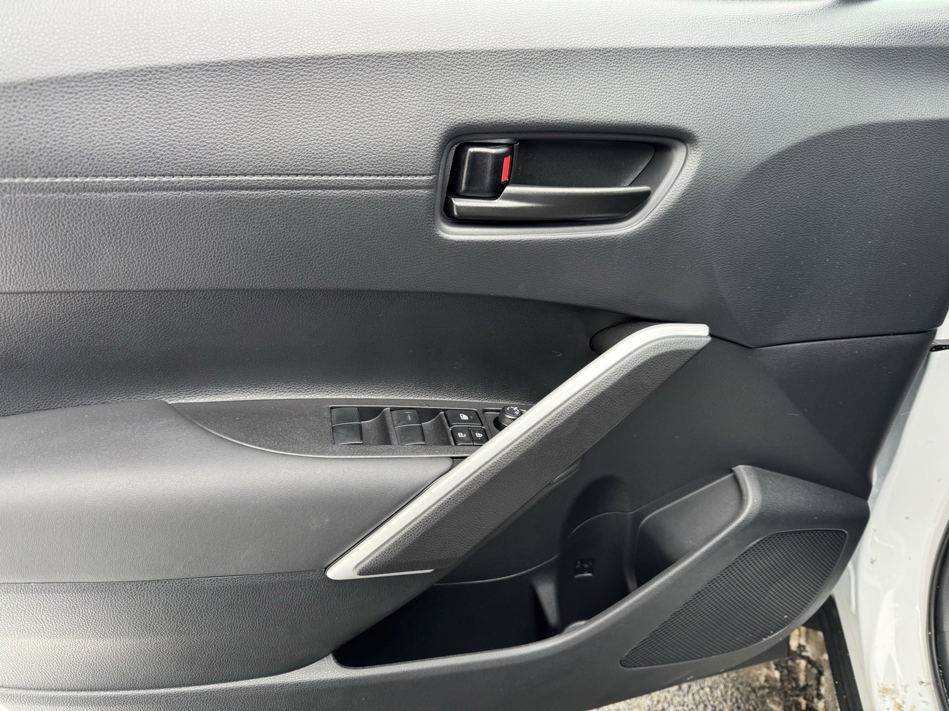 Used 2026 Toyota Corolla Cross LE image 17