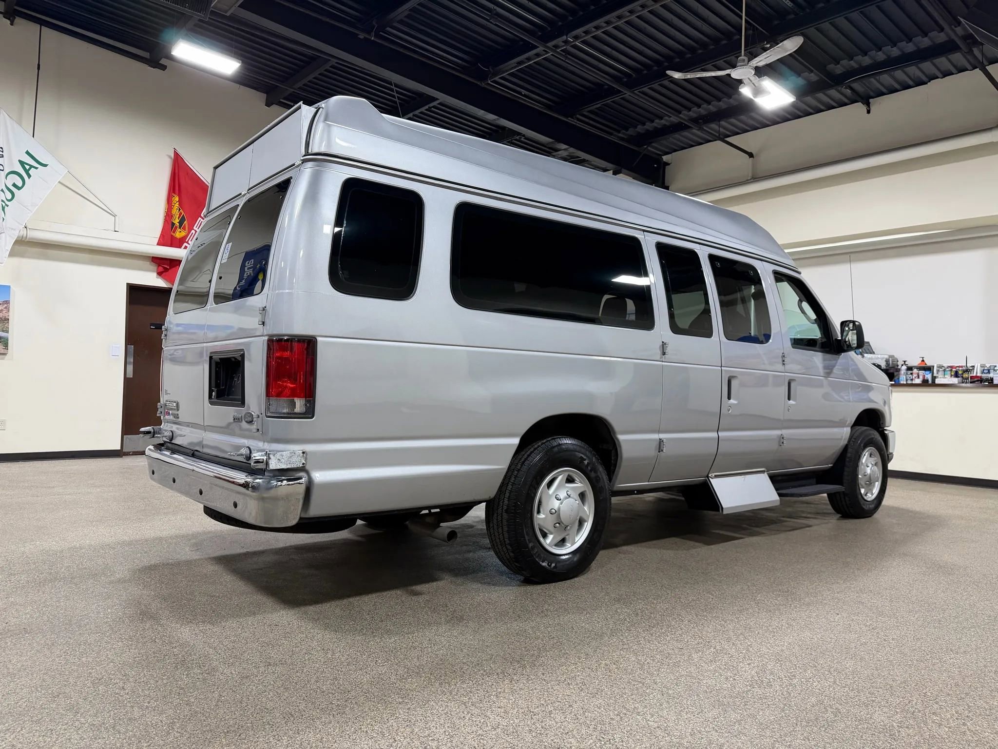 Used 2014 Ford E-250 and Econoline 250 Extended w/ Power Group image 6