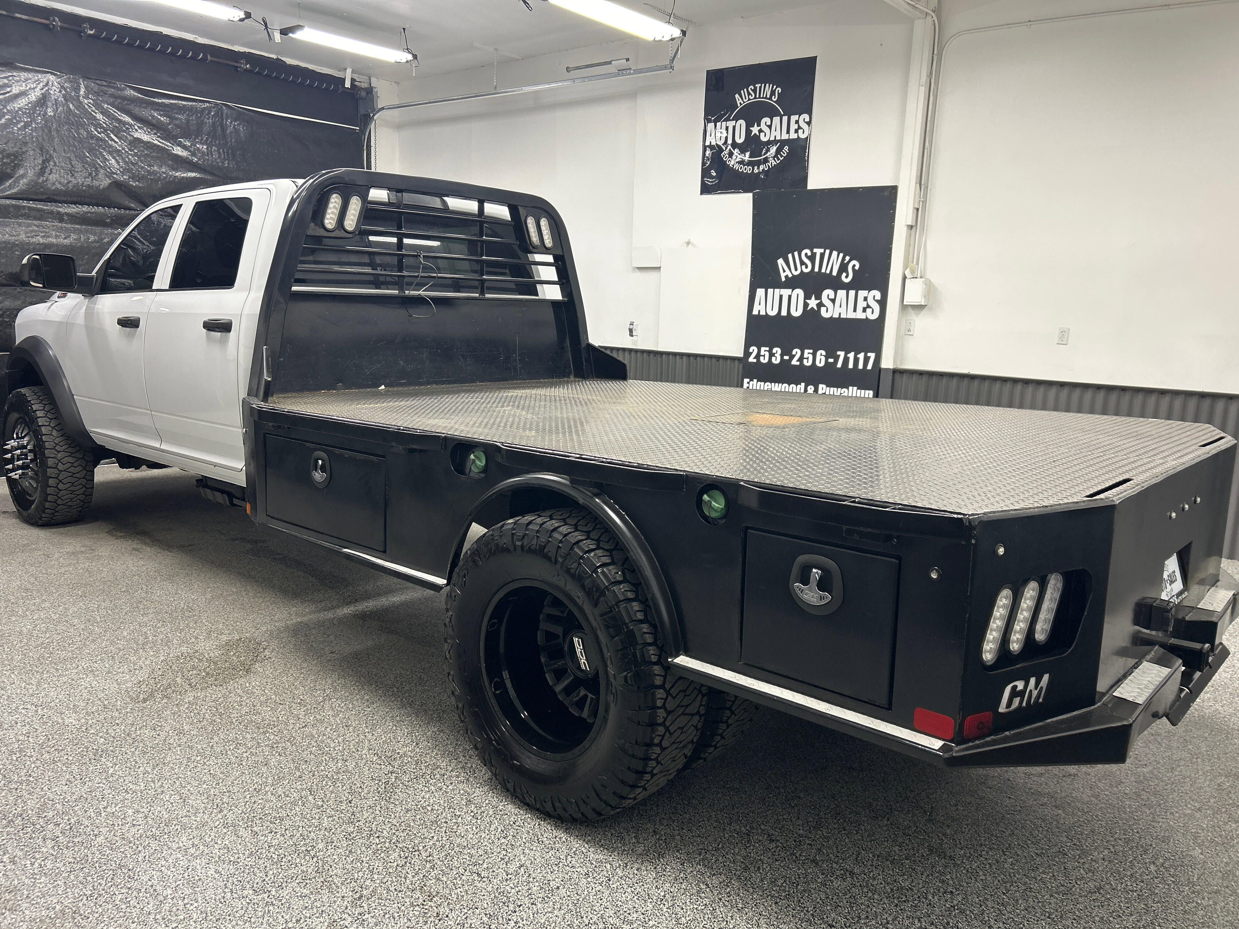 Used 2020 RAM 5500 Tradesman w/ Chrome Appearance Group AWD/4WD image 4