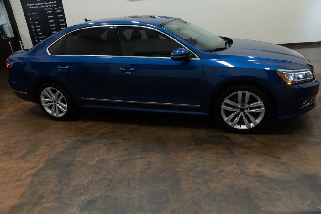 Used 2017 Volkswagen Passat 1.8T SEL Premium FWD image 5