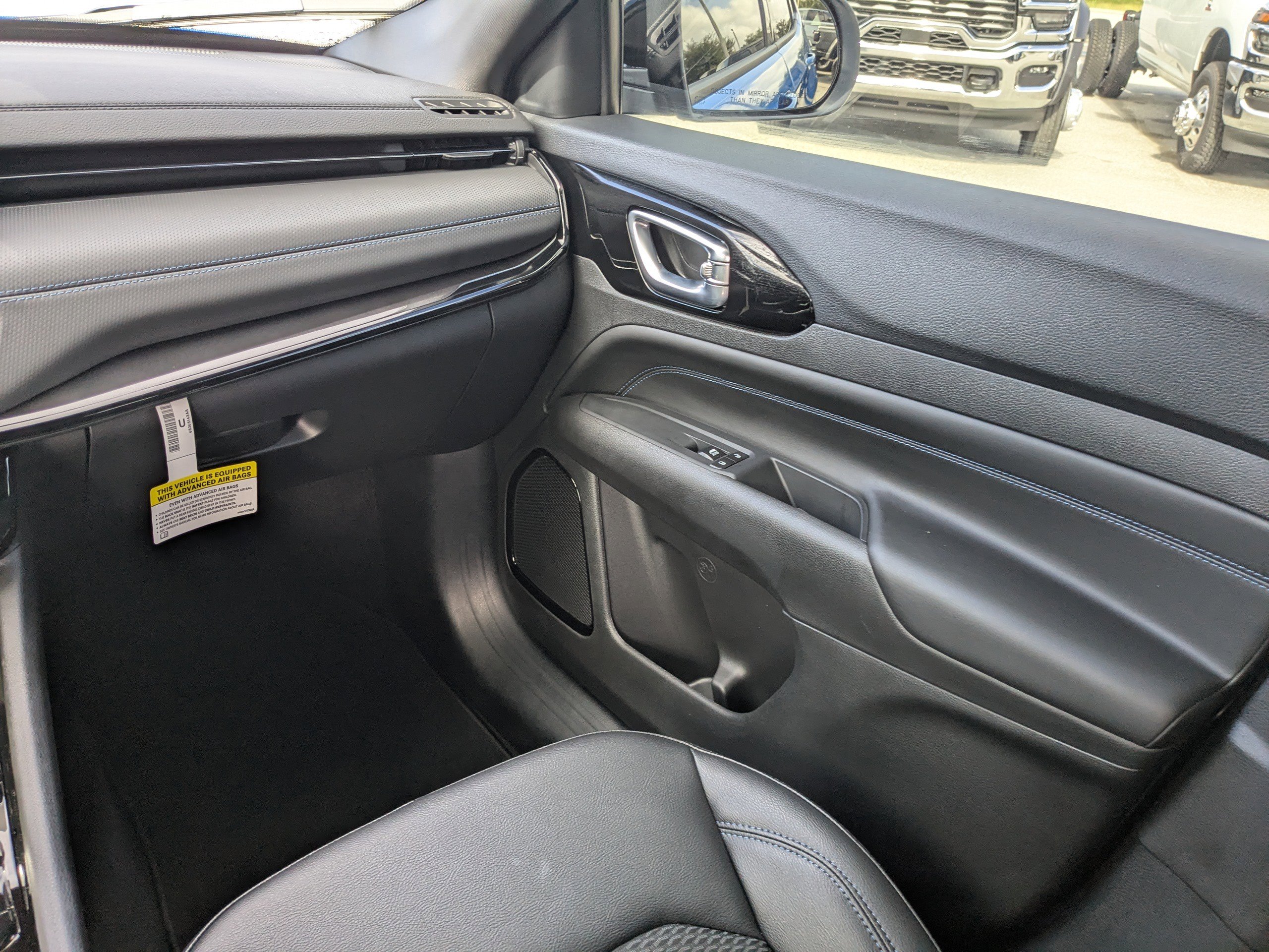 New 2026 Jeep Compass Latitude image 16