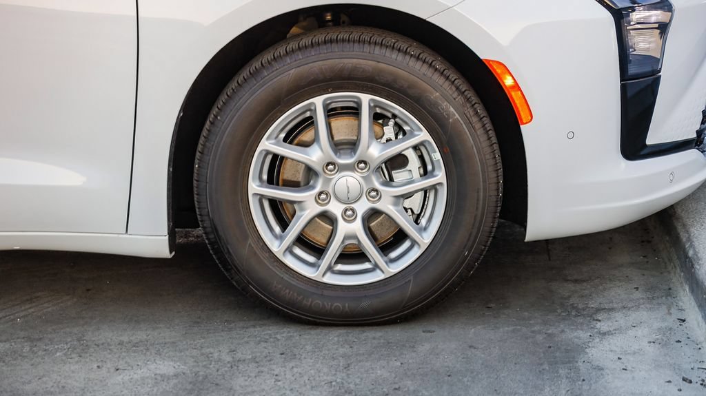 New 2027 Chrysler Pacifica Select FWD image 11