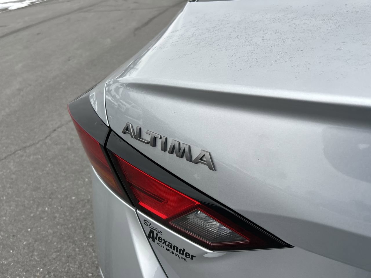 Used 2023 Nissan Altima 2.5 SV FWD image 11