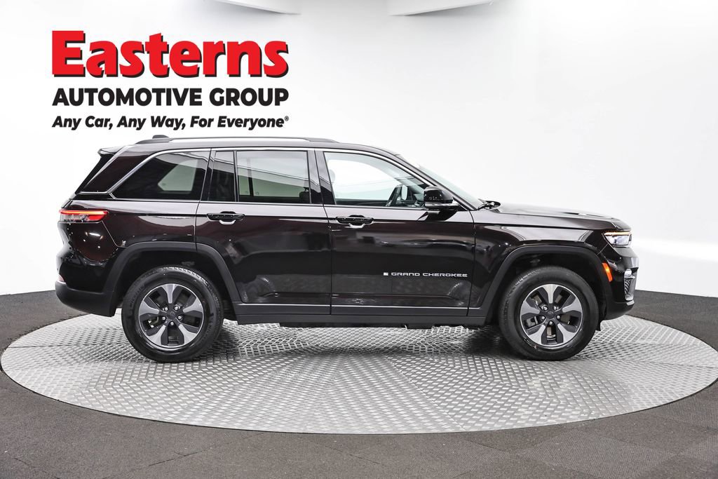 Used 2022 Jeep Grand Cherokee Limited 4xe AWD/4WD image 4