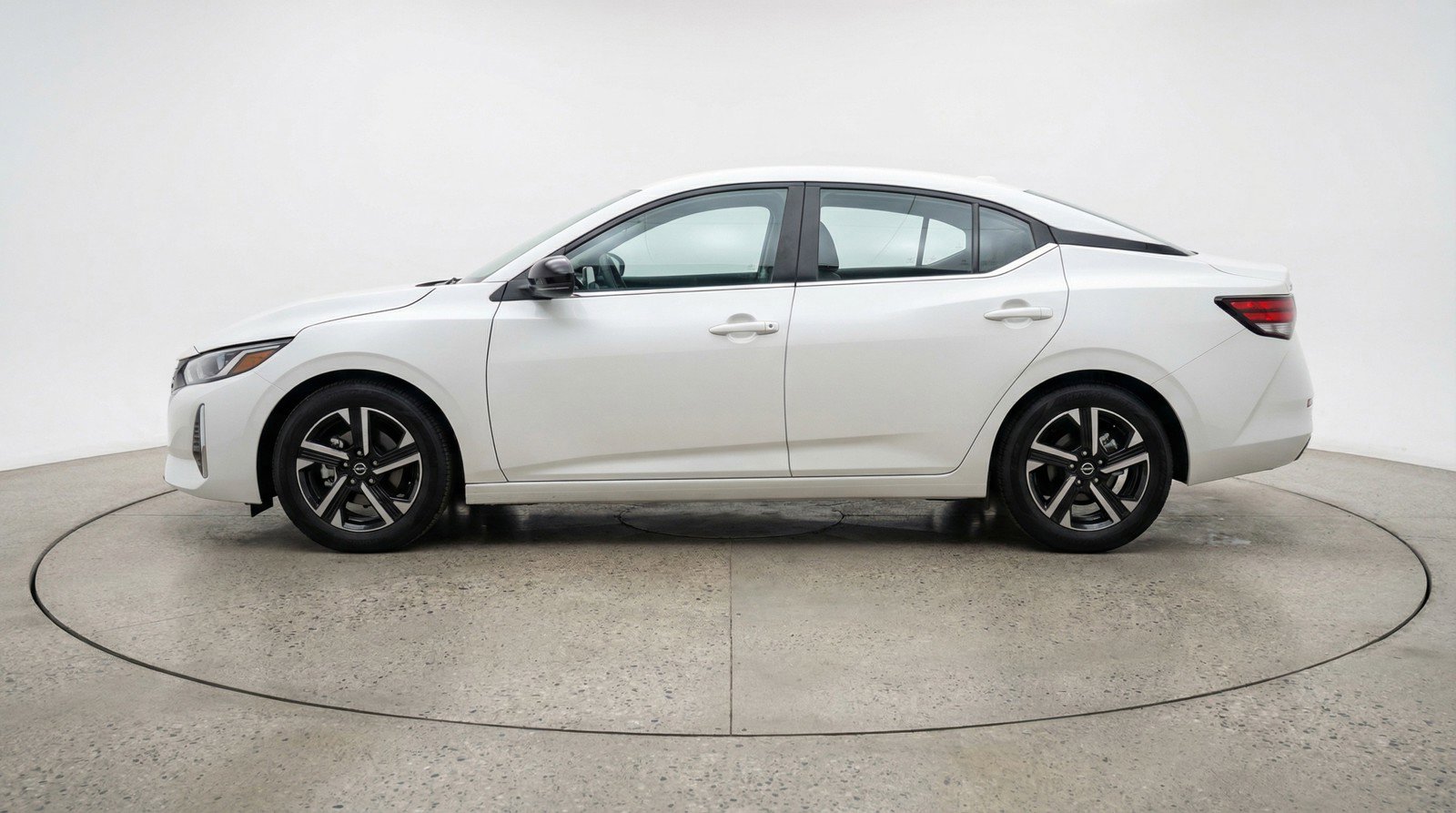 Used 2025 Nissan Sentra SV FWD image 3