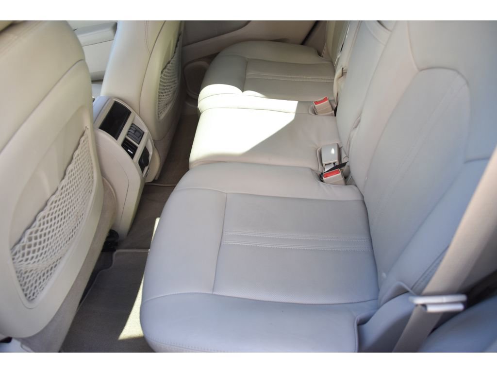 Used 2014 Cadillac SRX Luxury w/ Driver Awareness Package image 16