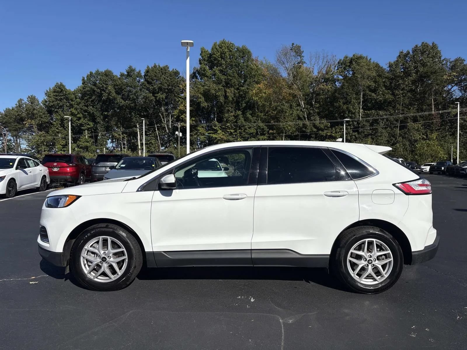 Used 2024 Ford Edge SEL AWD/4WD image 6