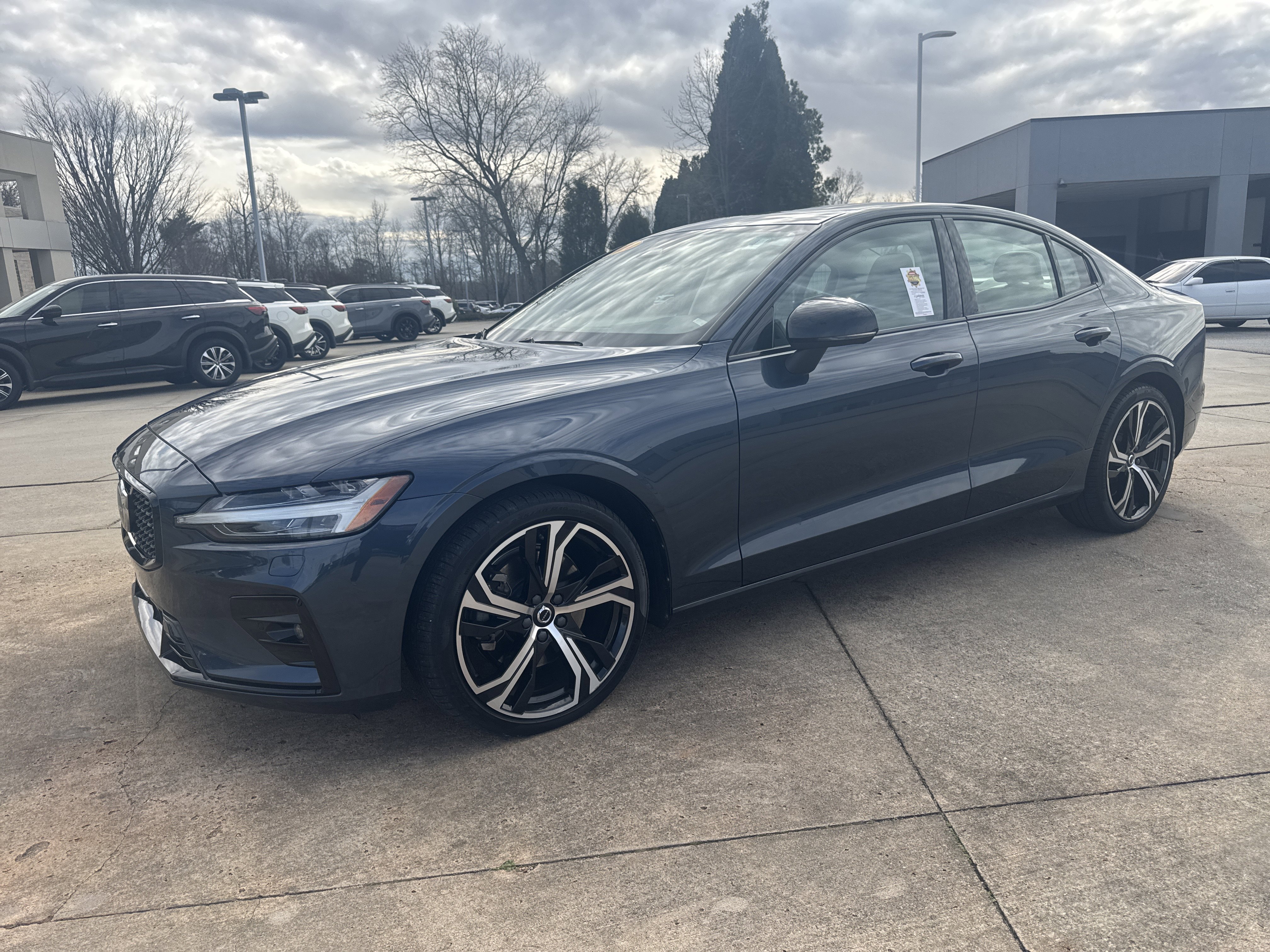 Used 2024 Volvo S60 B5 Core image 22