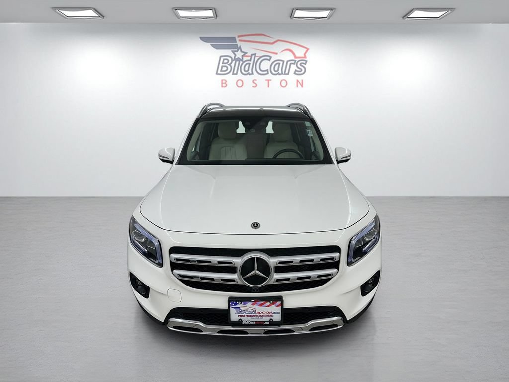 Used 2022 Mercedes-Benz GLB 250 4MATIC image 2