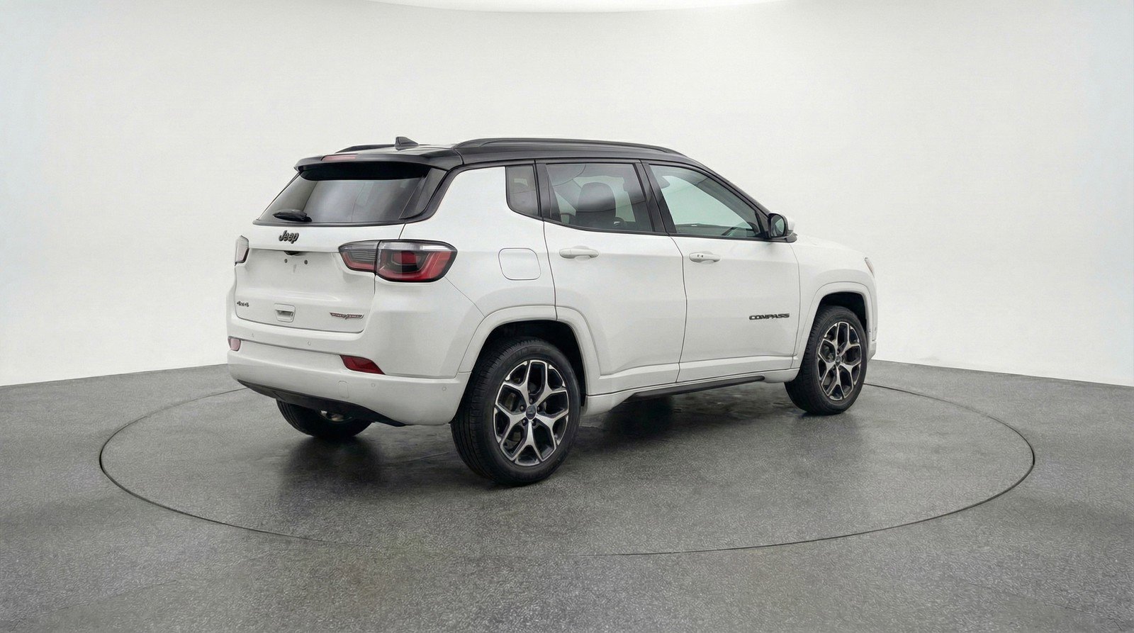 Used 2025 Jeep Compass Limited image 9
