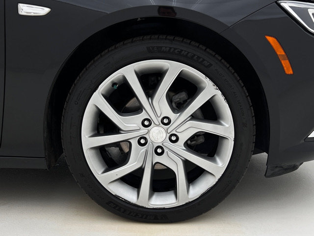 Used 2019 Buick Regal Avenir w/ Driver Confidence Package II FWD image 29