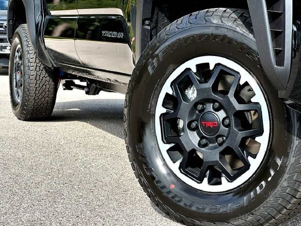 New 2026 Toyota Tacoma TRD Off-Road AWD/4WD image 2