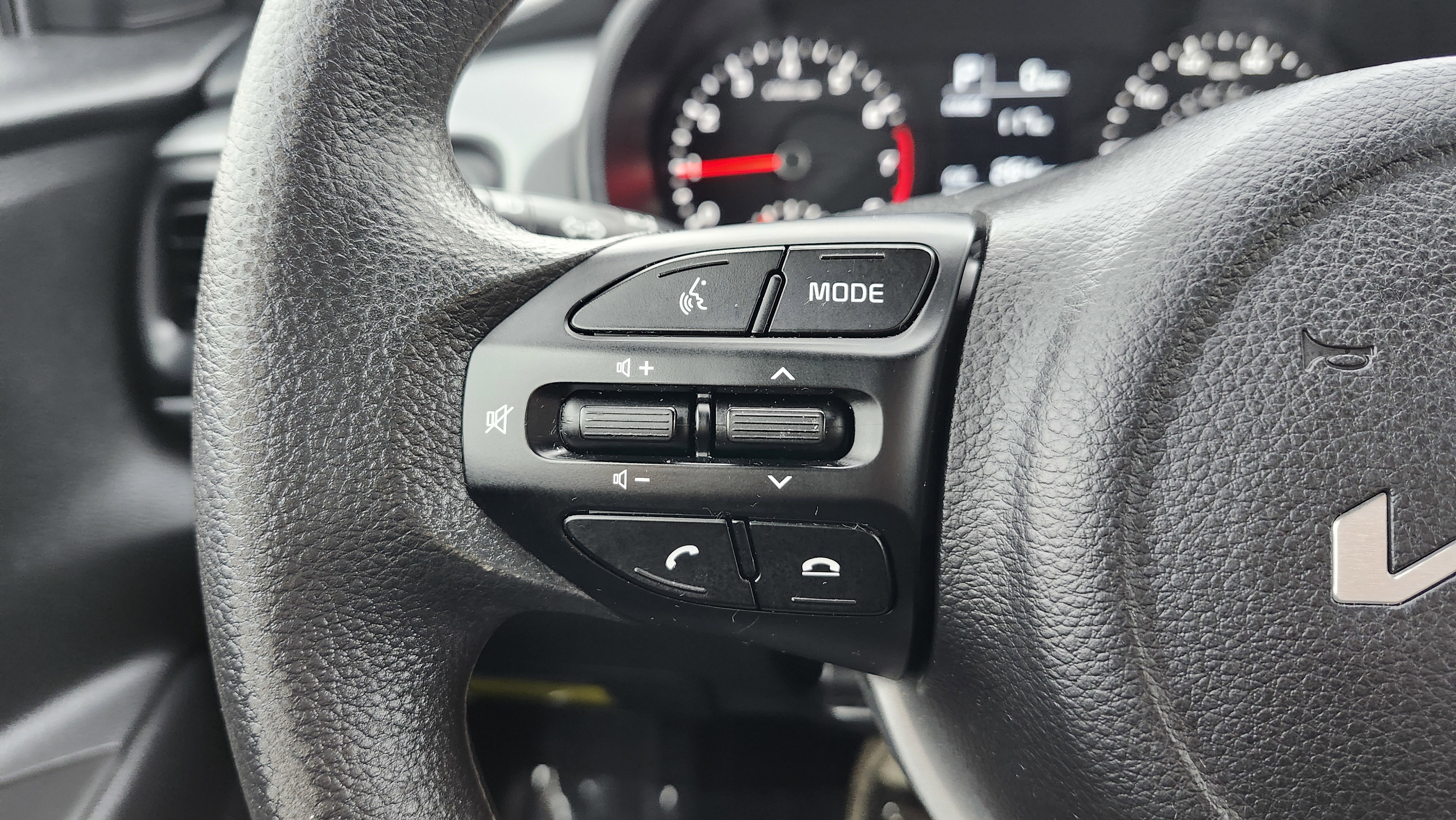 Used 2023 Kia Rio S image 31