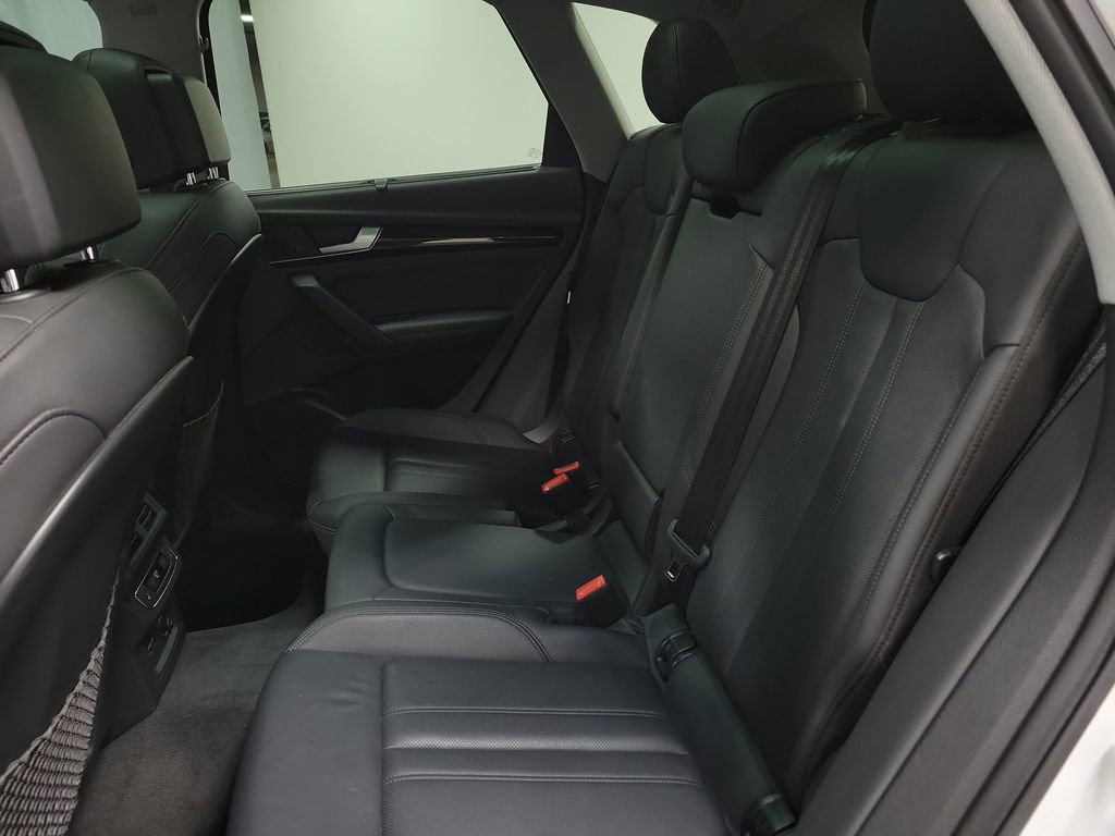 Used 2020 Audi Q5 e Premium Plus w/ Premium Plus Package image 22