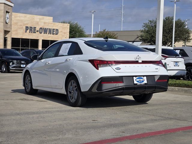 Used 2025 Hyundai Elantra Hybrid FWD image 6