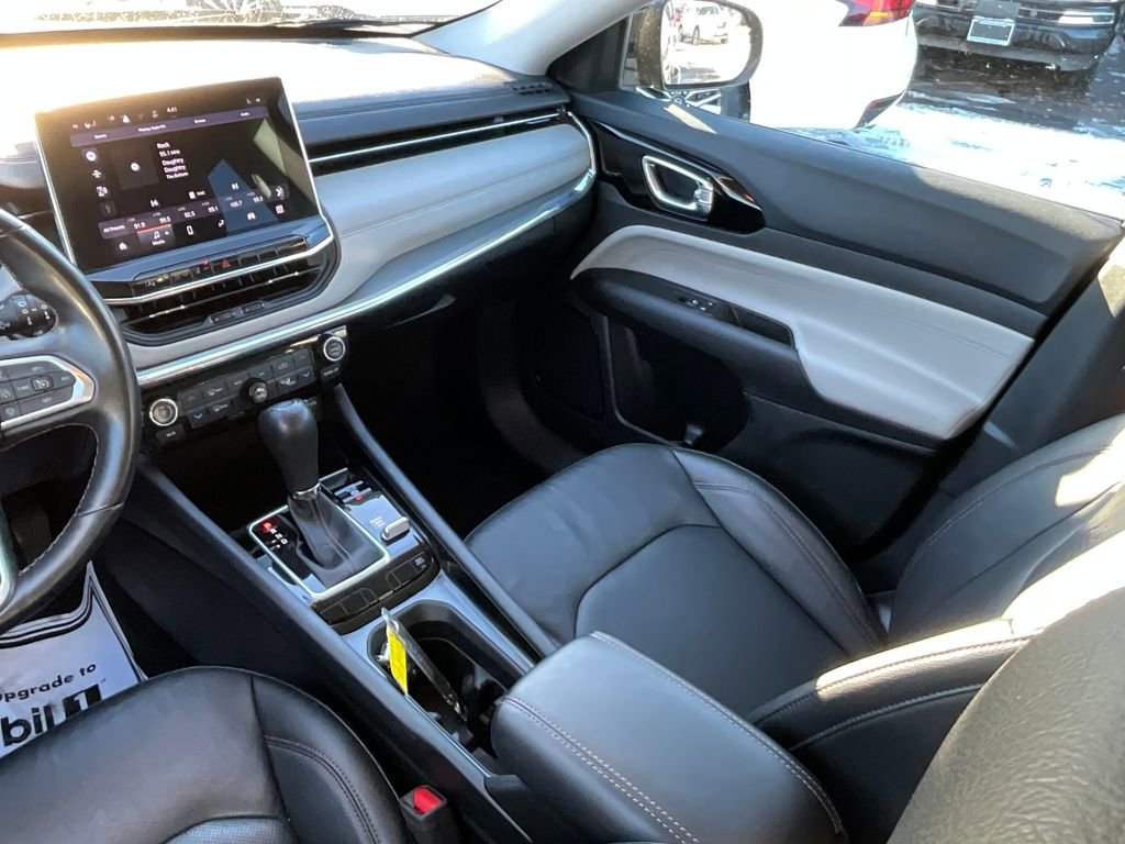 Used 2022 Jeep Compass Limited image 28