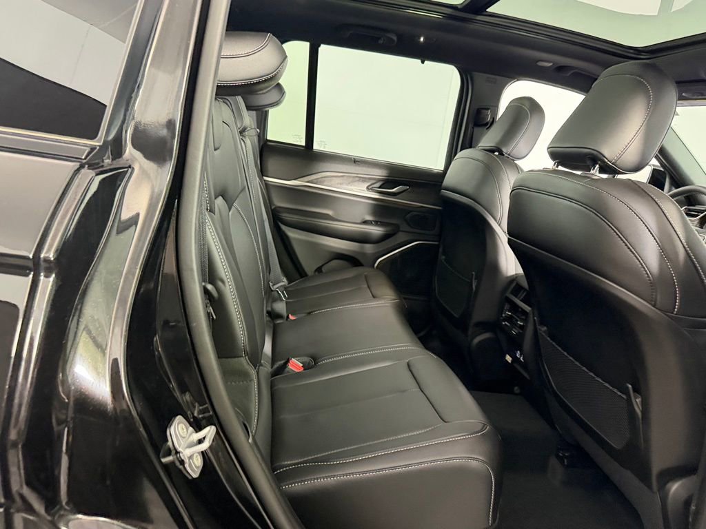 Used 2025 Jeep Grand Cherokee Limited 4xe image 29