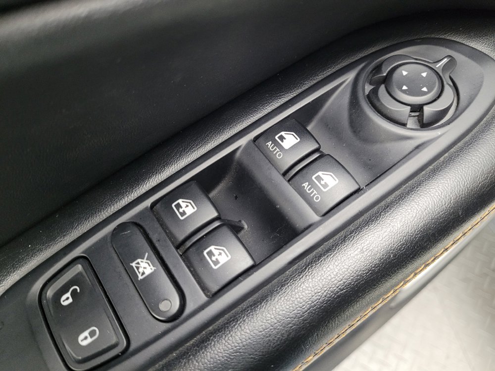Used 2020 Jeep Compass Limited FWD image 27