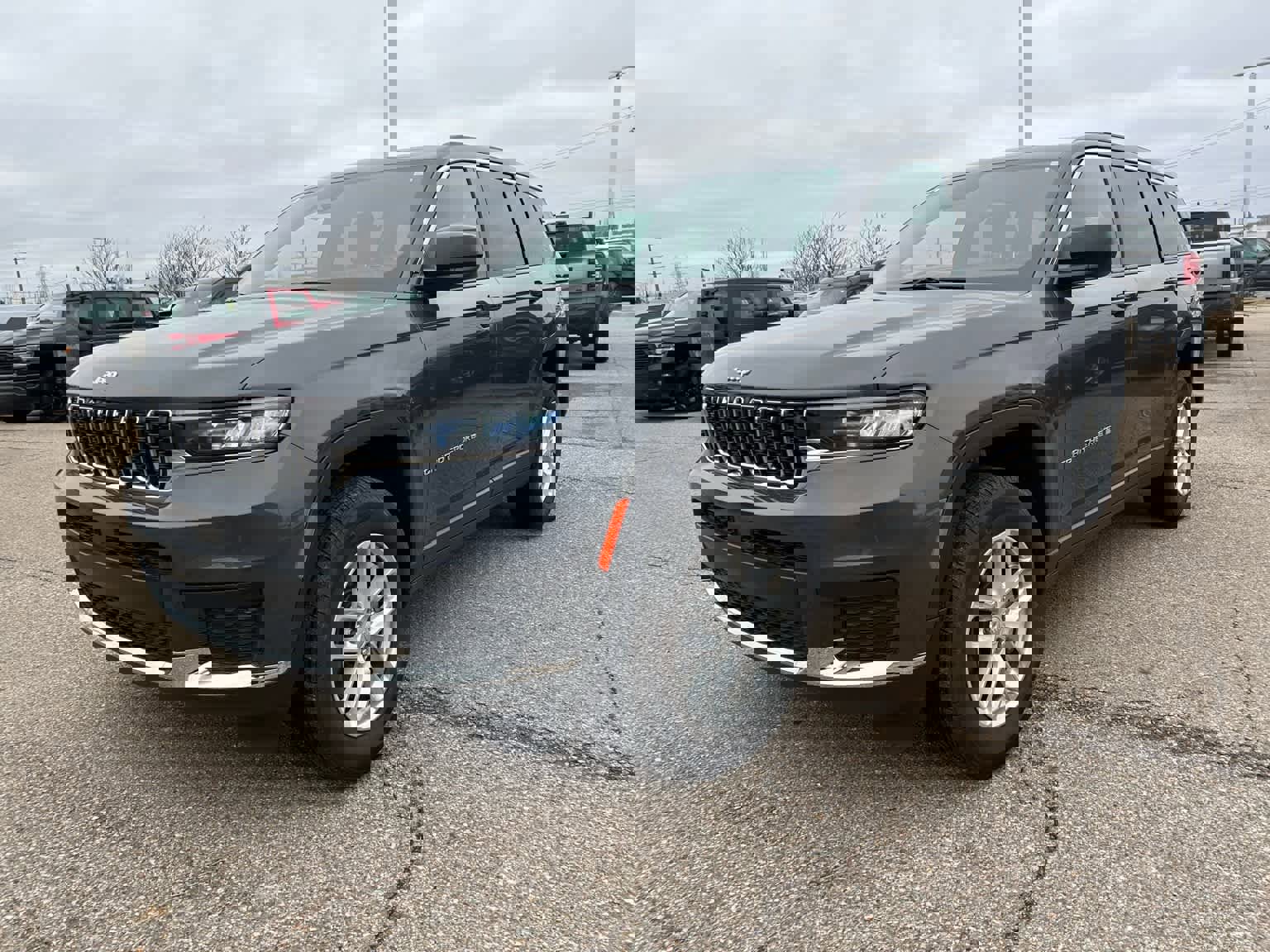 Certified 2024 Jeep Grand Cherokee L Laredo image 2