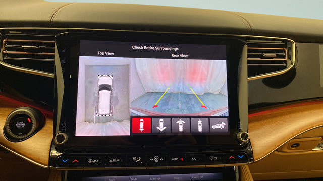 Used 2025 Jeep Grand Wagoneer L Series III w/ Rear Seat Video Group 1 AWD/4WD image 19