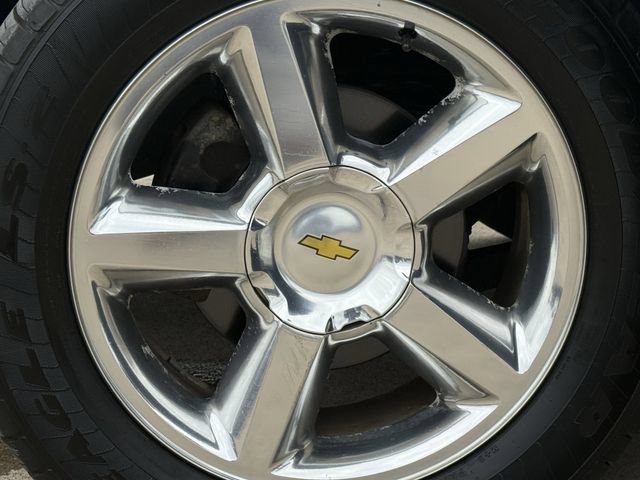 Used 2011 Chevrolet Tahoe LTZ RWD image 12