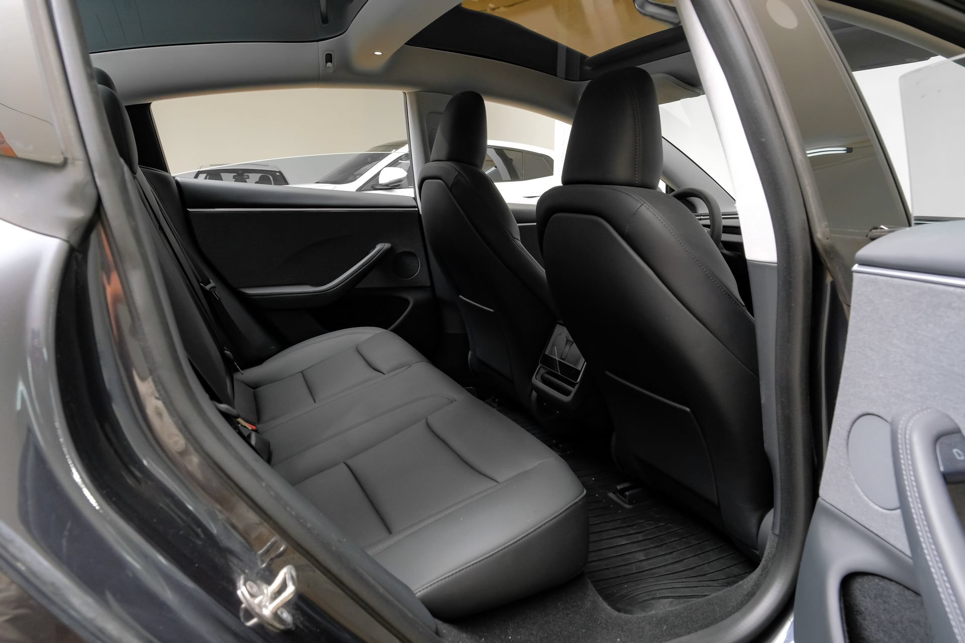 Used 2024 Tesla Model 3 Long Range RWD image 31