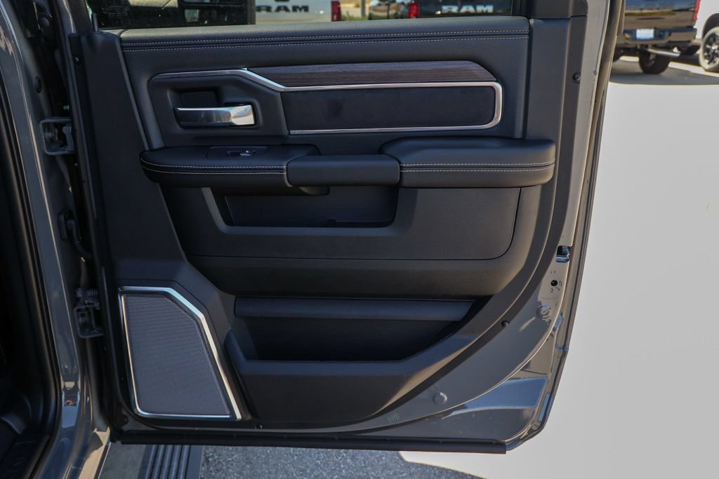 New 2027 RAM 2500 Laramie AWD/4WD image 19