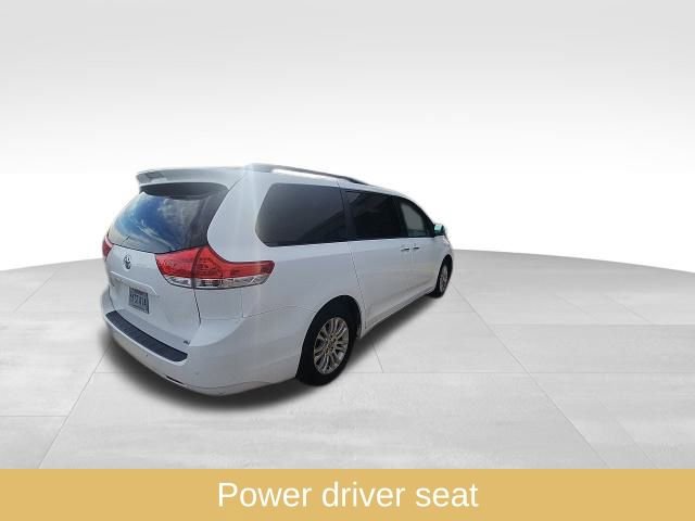 Used 2014 Toyota Sienna XLE image 8