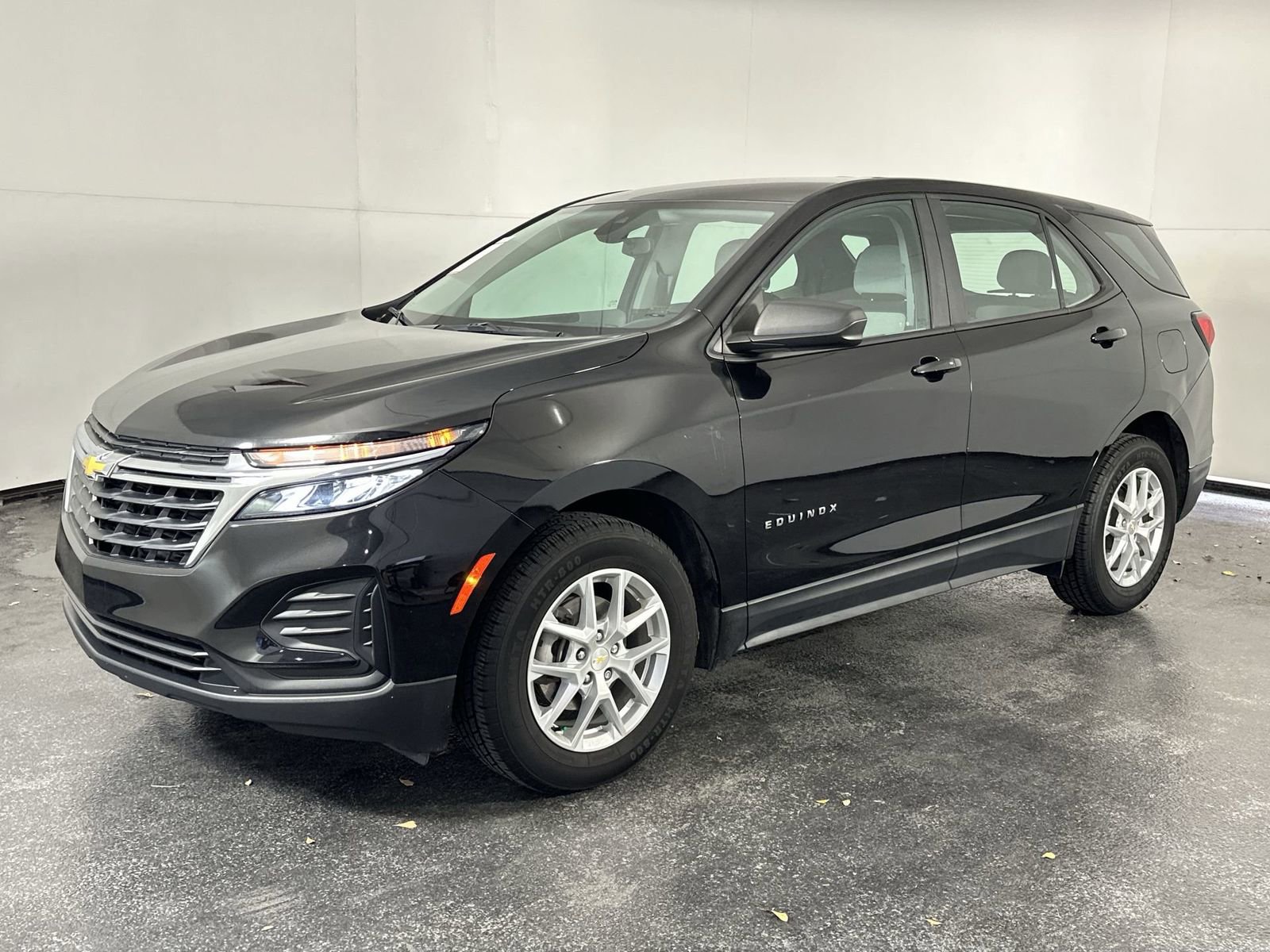 Used 2022 Chevrolet Equinox LS image 4