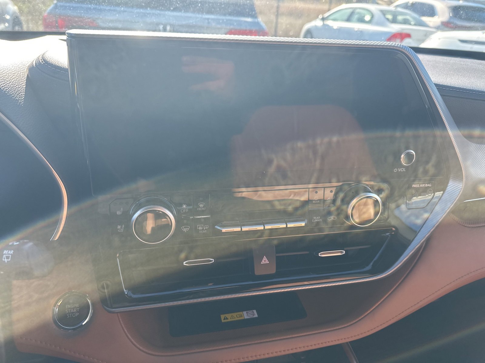 Used 2023 Toyota Highlander Platinum image 12