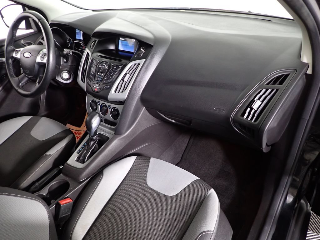 Used 2014 Ford Focus SE w/ SE Sport Package FWD image 36