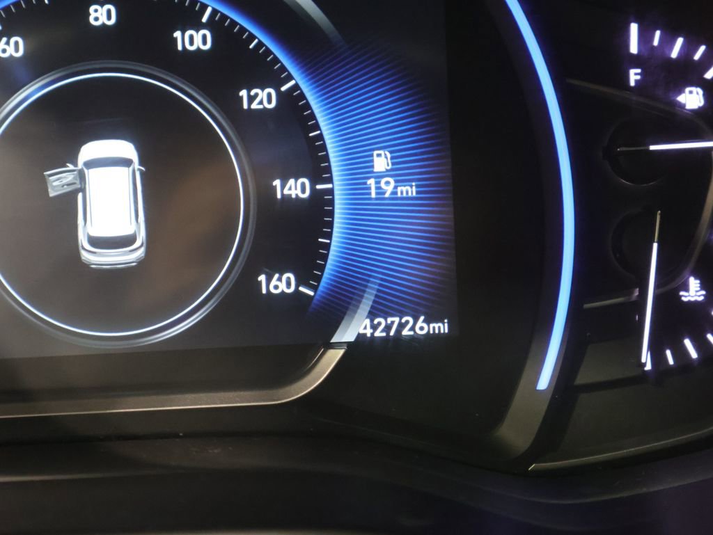 Used 2020 Hyundai Santa Fe Limited AWD/4WD image 40