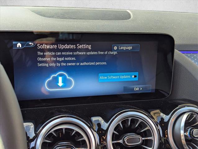 Used 2025 Mercedes-Benz GLA 250 image 11