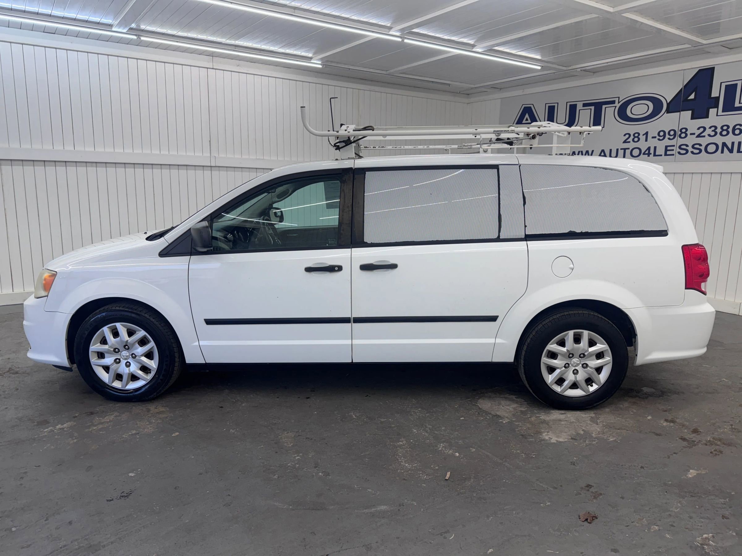 Used 2014 RAM C/V Tradesman w/ UConnect Hands-Free Group image 8