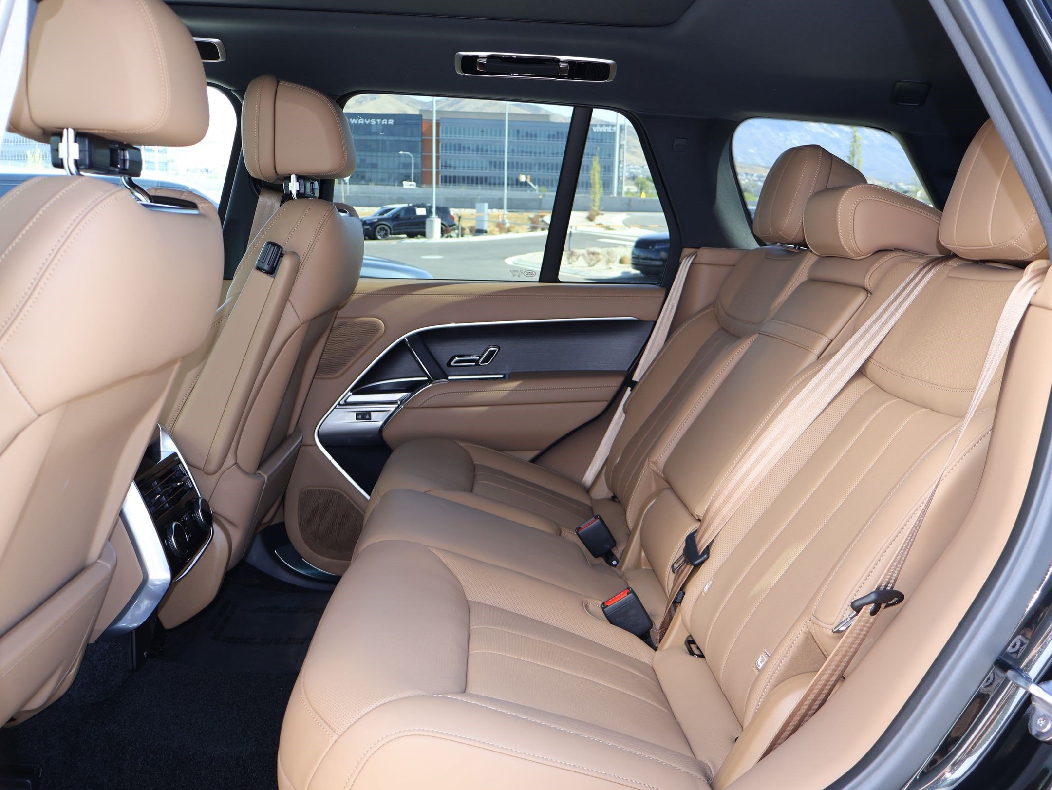 New 2026 Land Rover Range Rover SE AWD/4WD image 18