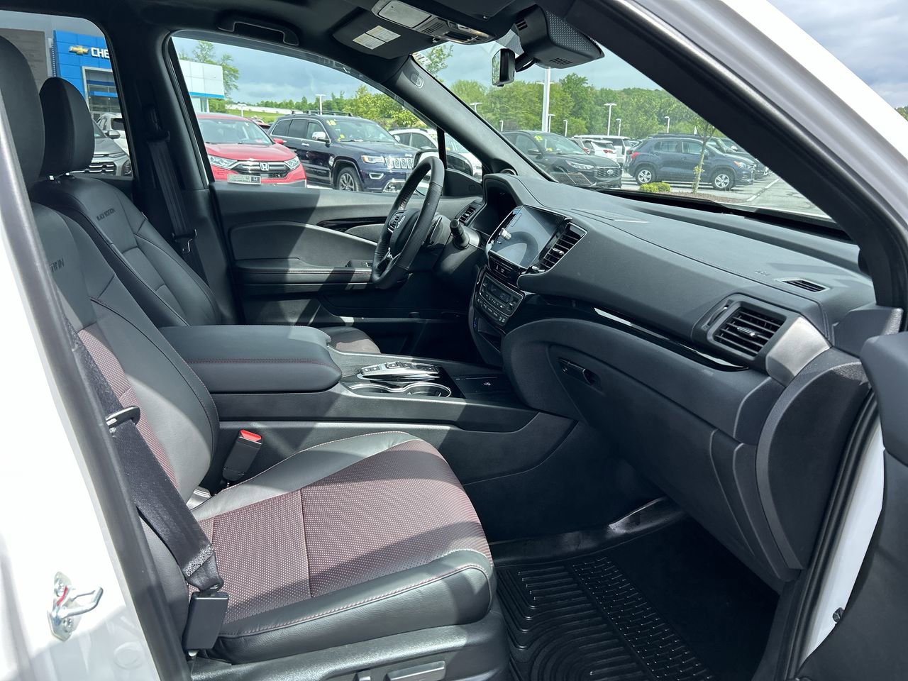 Used 2025 Honda Ridgeline Black Edition image 14