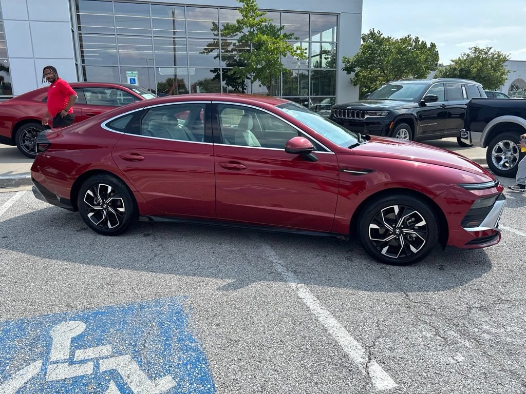 Used 2025 Hyundai Sonata SEL FWD image 35