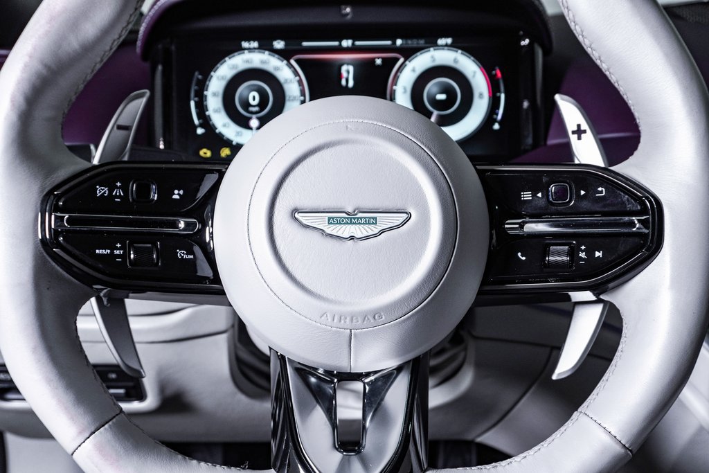 Used 2024 Aston Martin DB12 Coupe RWD image 10