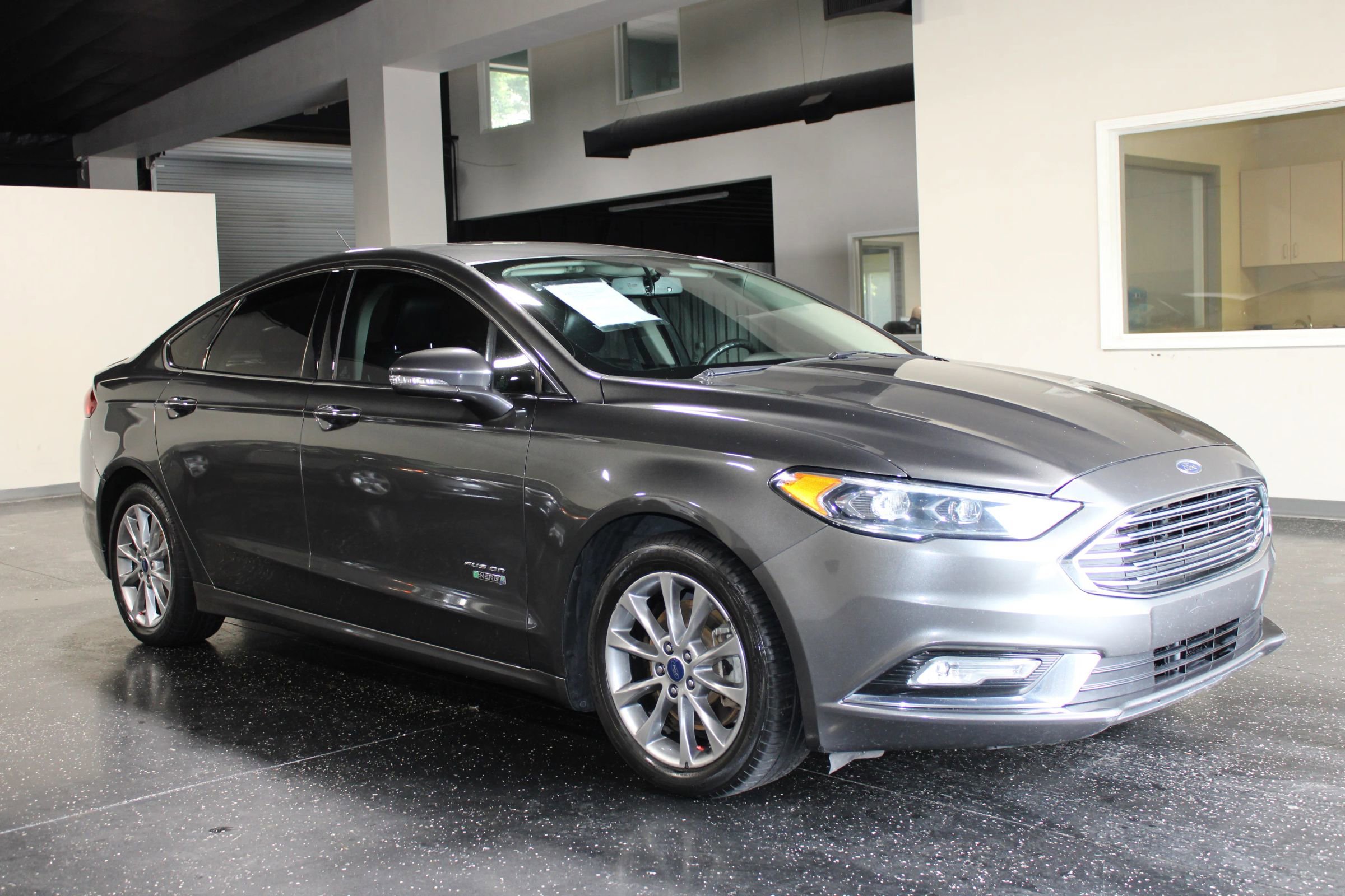 Used 2017 Ford Fusion Energi Titanium FWD image 2