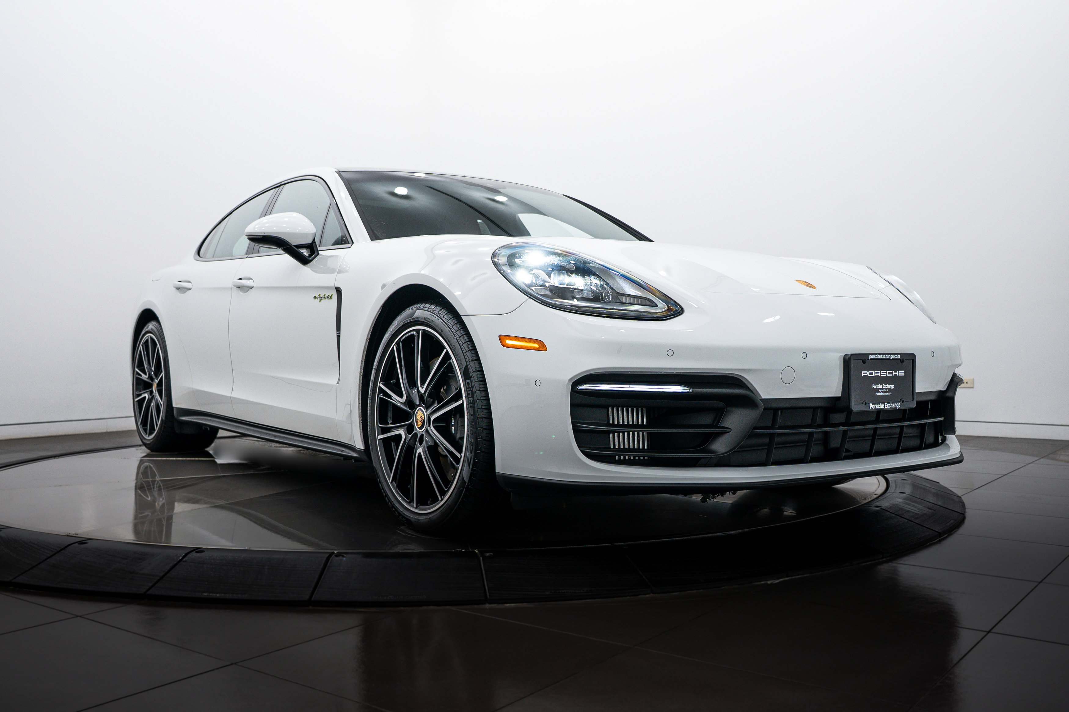 Used 2022 Porsche Panamera 4 image 9