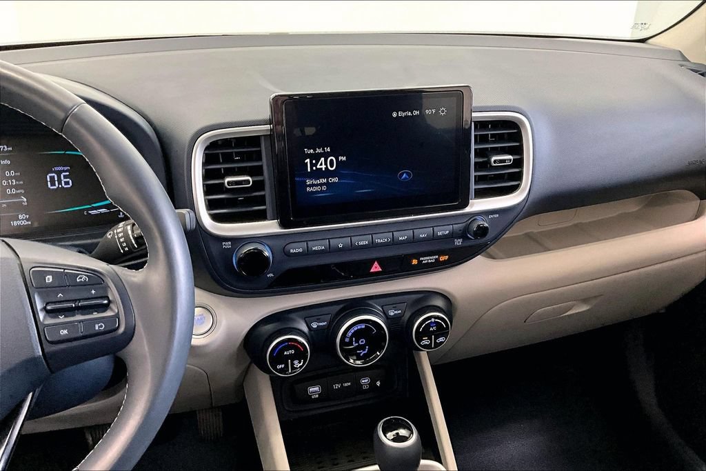 Certified 2024 Hyundai Venue Limited FWD image 6