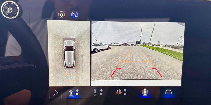 Used 2025 Chevrolet Equinox RS w/ Safety and Technology Package FWD image 25