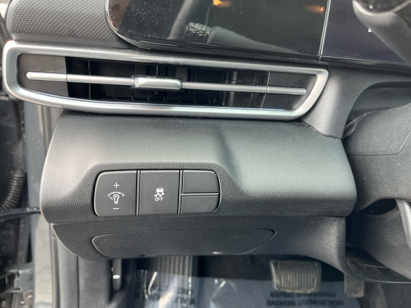 Used 2025 Hyundai Elantra SEL FWD image 13