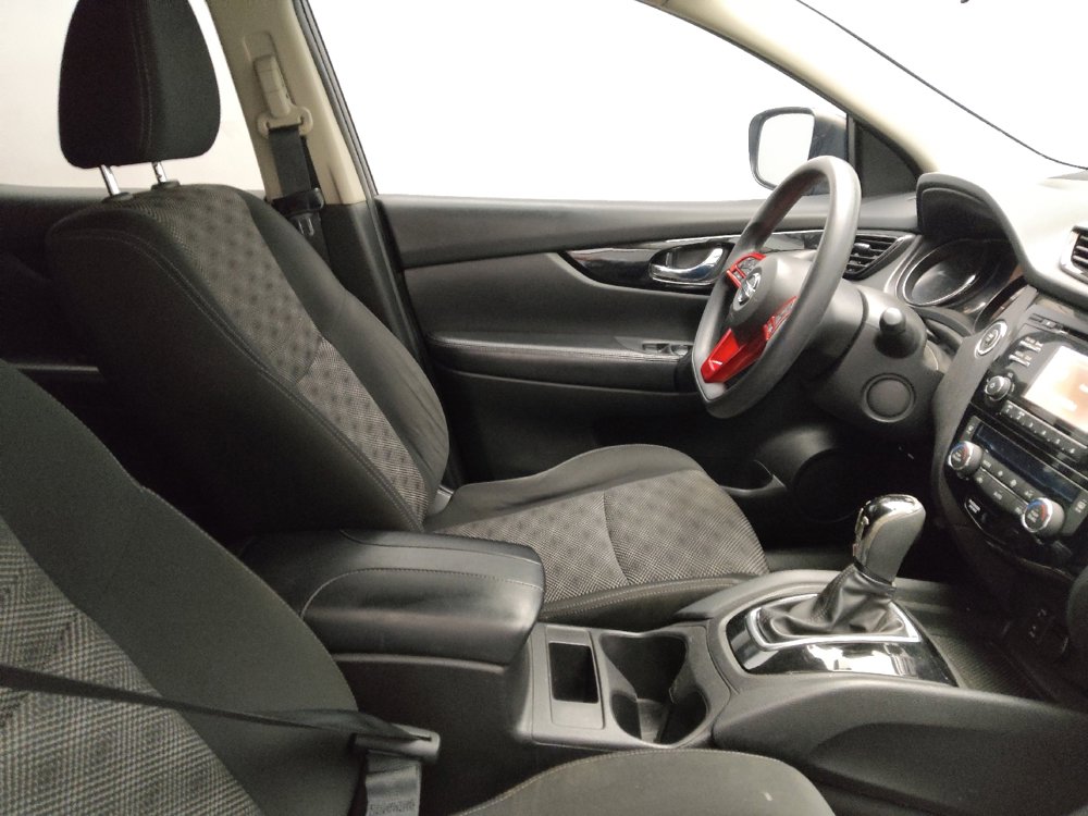 Used 2017 Nissan Rogue Sport SV image 21