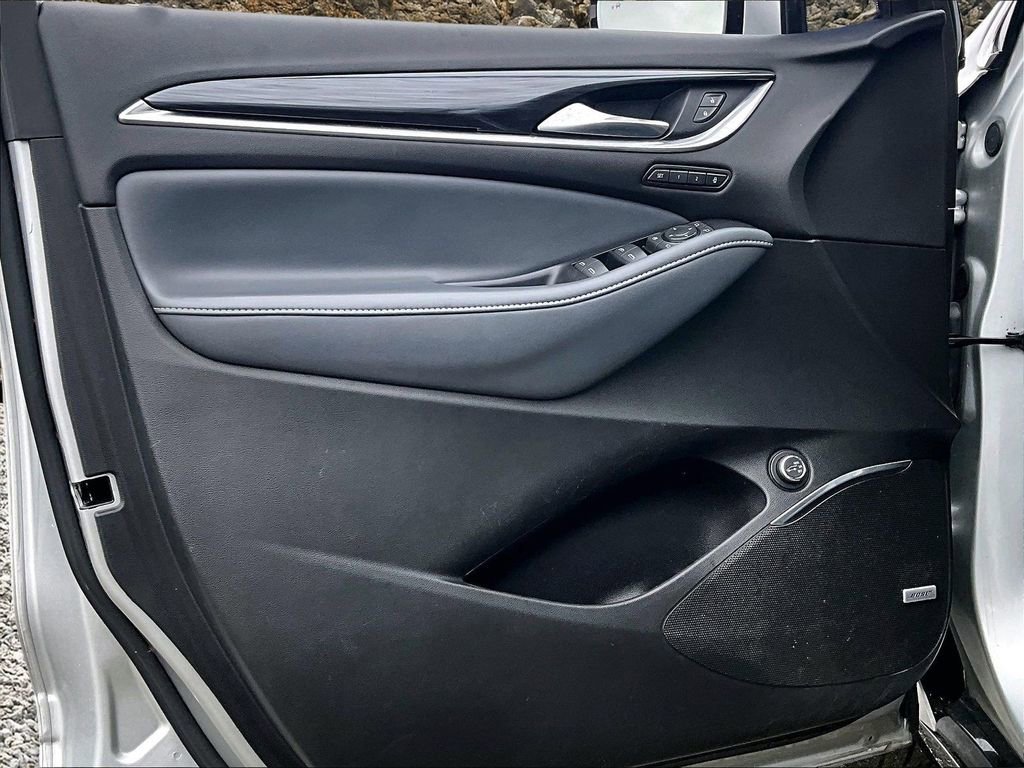 Used 2022 Buick Enclave Premium image 20