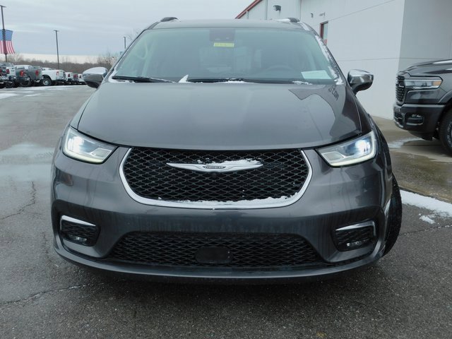 Used 2023 Chrysler Pacifica Limited image 23