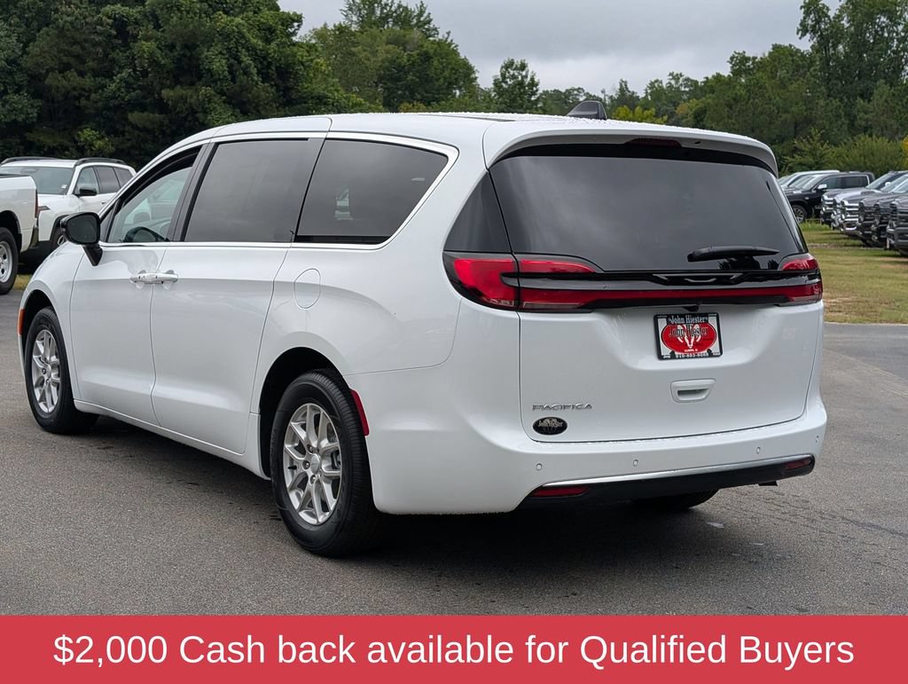 New 2027 Chrysler Pacifica Select FWD image 5