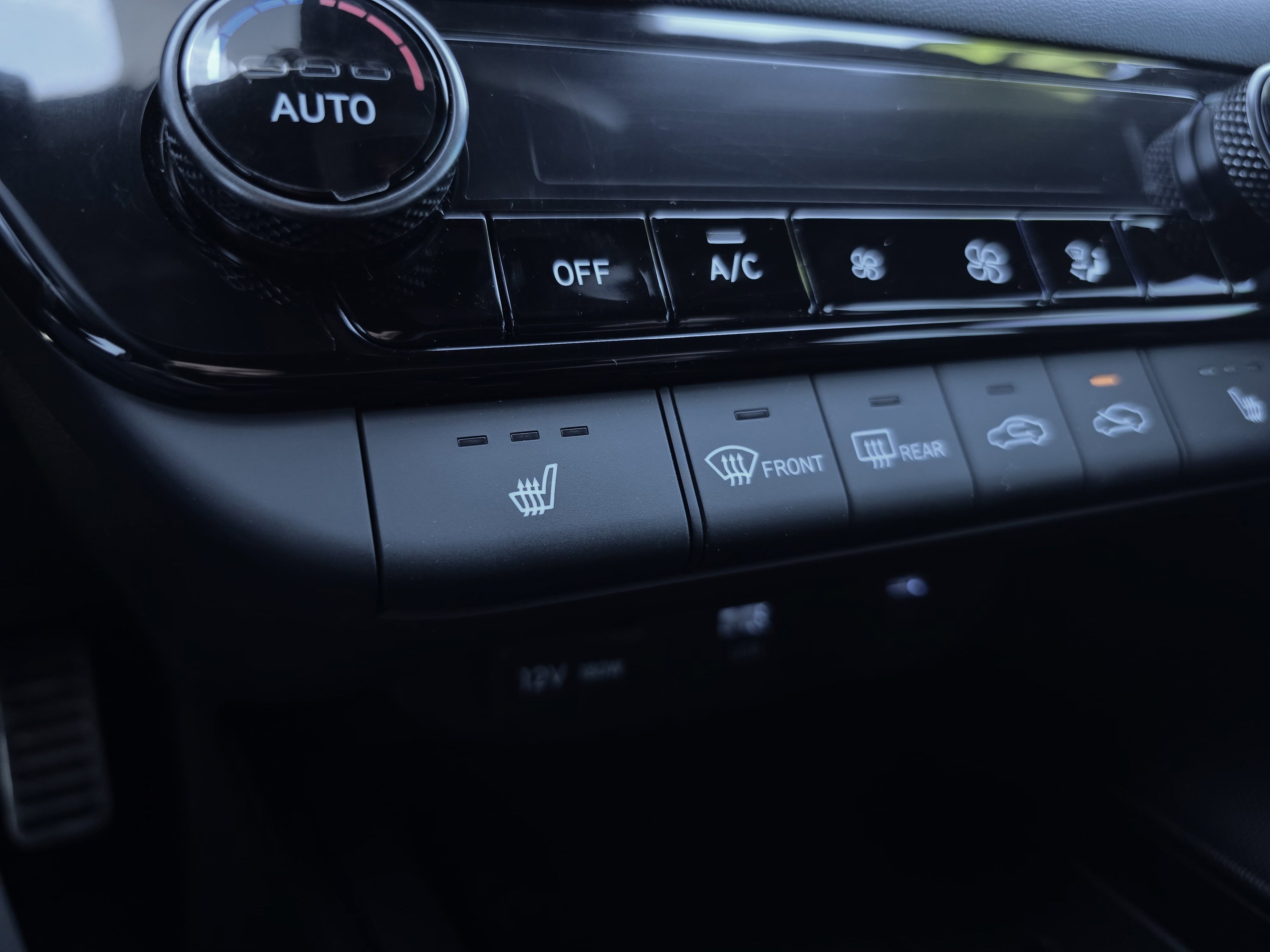 Used 2025 Hyundai Elantra N Base image 30