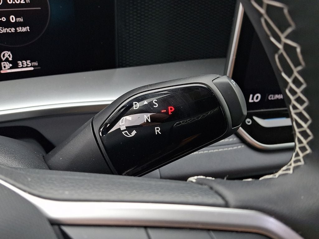 Used 2026 Volkswagen Tiguan SE FWD image 15