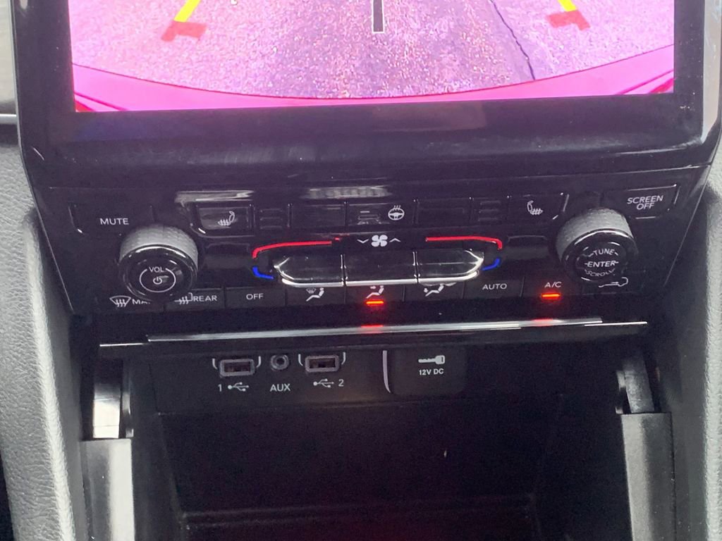 Used 2024 Jeep Grand Cherokee Limited image 22